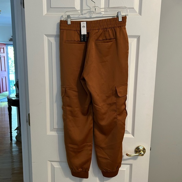 NWT $89 Banana Republic Golden Brown Satin Cargo Jogger Pants - Picture 2 of 7